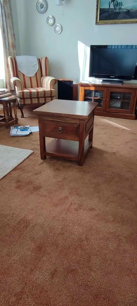 Photo of free Solid wood (oak?) side / coffee table (Sigglesthorne HU11) #4