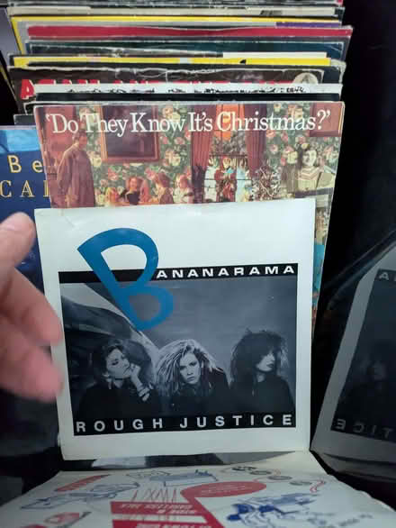 Photo of free Collection of mainly 80s 7" vinyl (Wokingham RG41) #4