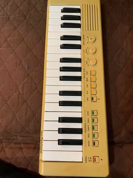 Photo of free Yamaha portasound 1 needs cord (Emeryville) #2