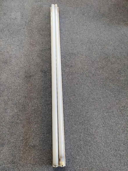 Photo of free 5' florescent lamps (Southsea PO5) #1