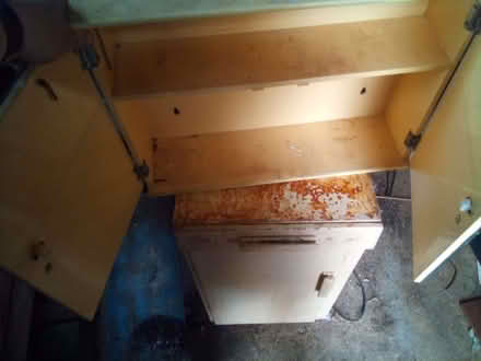 Photo of free Bathroom Mirrored Cabinet Needs some love (Hoddesdon EN11) #2