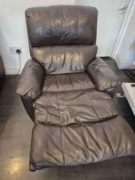 Photo of free 2 x Comfy Brown Leather Recliner Armchairs (Upper Holloway N19) #3