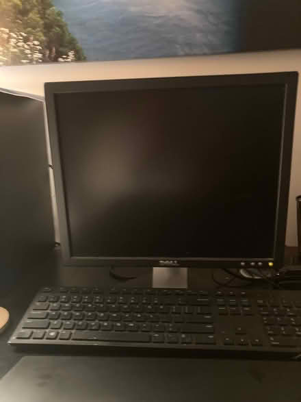 Photo of free Monitor and keyboard (Blue Island) #2