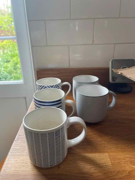 Photo of free 6 mugs (Guildford GU1) #1