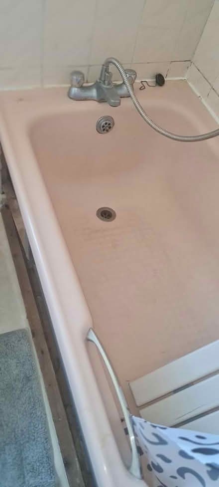 Photo of free Bathroom suote (West Bridgford NG2) #3