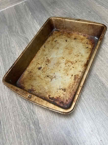 Photo of free Roasting tray. Needs a good clean. (Southsea PO4) #1