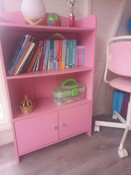 Photo of free childs bookcase (Hadleigh SS7) #1