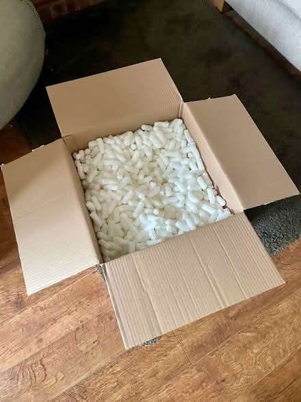 Photo of free Box & packing peanuts (Frodsham WA6) #1