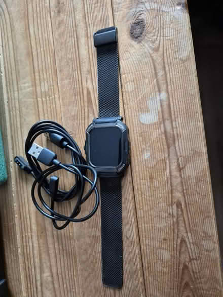 Photo of free Smart watch with 2 chargers (Wolverhampton WV10) #1