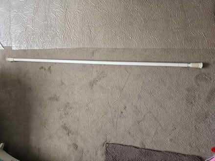 Photo of free Extendable shower rail (IG6 3s) #1