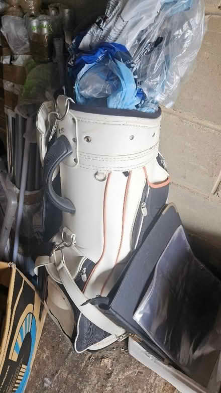 Photo of free Old golf clubs and bag (Cheshunt EN8) #2
