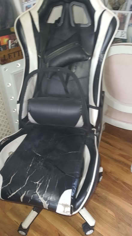 Photo of free gaming chair and mirrored fireplace (Hanwell W13) #1