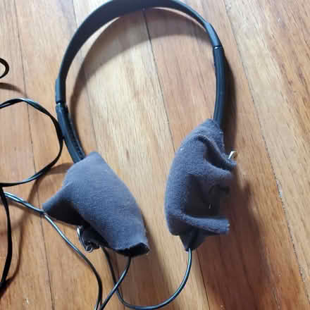 Photo of free Old headphones (Ann Arbor Northwest Side) #3