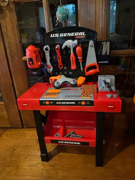 Photo of free Lil workbench (Near CNU) #1