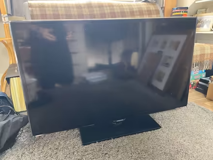 Photo of free Samsung 43inch Smart TV (Chingford Mount, E4) #1