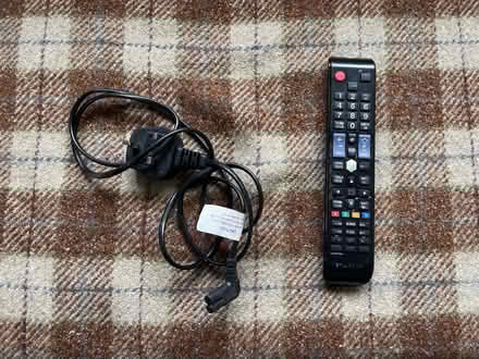 Photo of free Samsung 43inch Smart TV (Chingford Mount, E4) #3