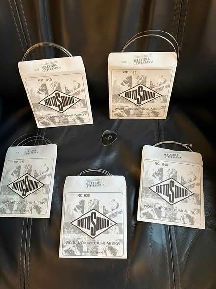 Photo of free Guitars strings and pick (Sidcup/New Eltham) #1