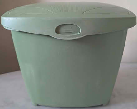 Photo of free kitchen pail (N Leverett) #1