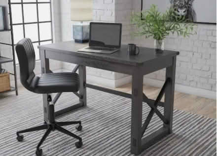 Photo of Desk and Office Chair (Santa Fe) #1