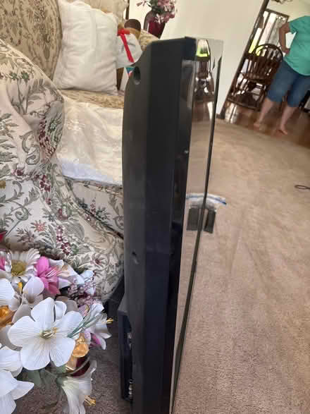 Photo of free 52 inch led tv (Barberton) #2