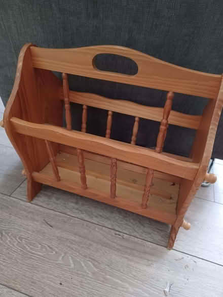 Photo of free Magazine rack, wooden (Walsworth SG4) #2