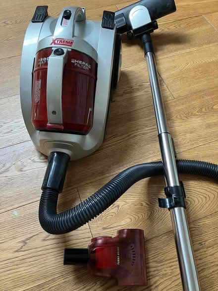 Photo of free Bagless vacuum cleaner (Lamorbey DA15) #1