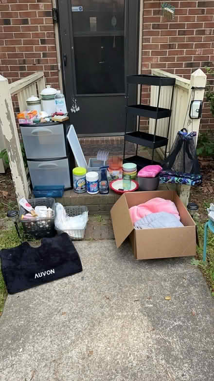 Photo of free Stuff (Raleigh Area I’m near Capital) #1
