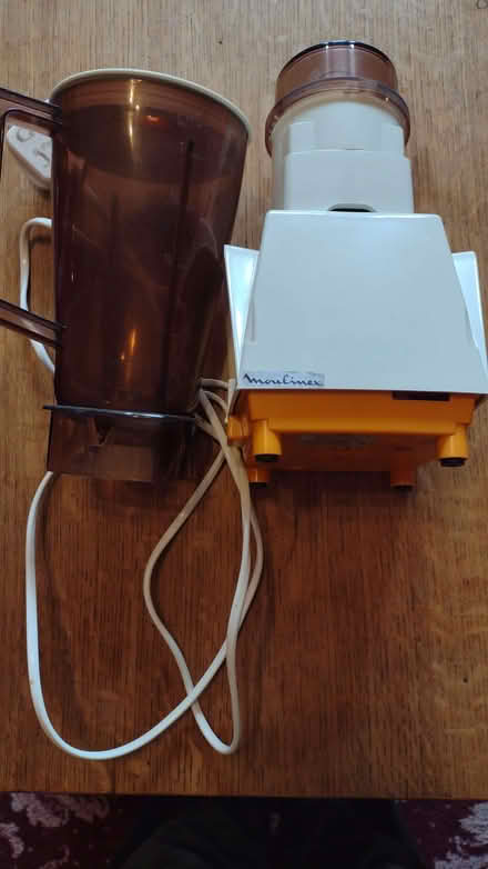 Photo of free Coffee grinder and liquidiser (Station Area RG21) #1