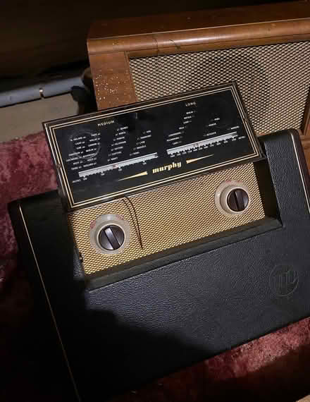 Photo of free 2 Antique Radio’s (Oakhill BA3) #1