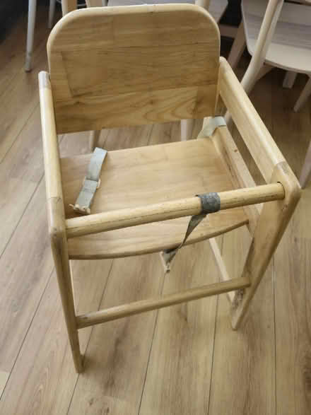 Photo of free Kids high chair (CR4 Mitcham) #2