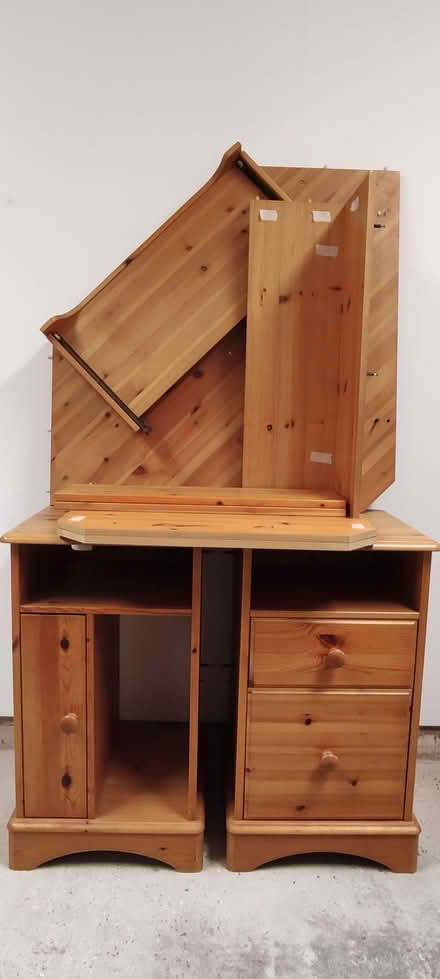 Photo of free Corner desk - pine (Copthorne) #2