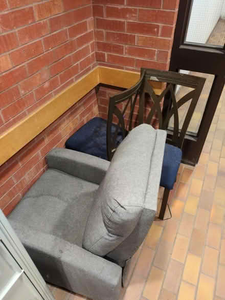 Photo of free 170 booth @ Albert w side ("curb") (170 Booth St Ottawa Ontario) #2