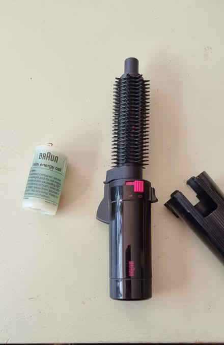 Photo of free Braun heated hair styler (Ilford) #2