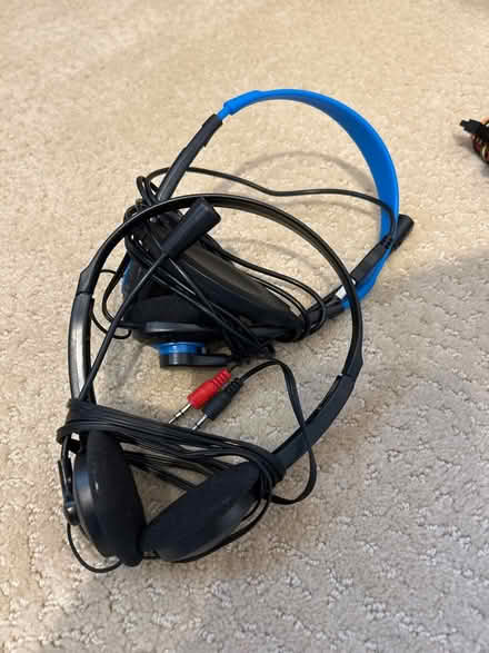 Photo of free 3.5mm Headsets New (East Etobicoke) #1