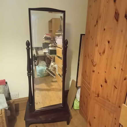 Photo of free 5ft mahogany ?antique mirror (South Norwood SE25) #1