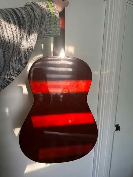 Photo of free junior guitar (se9 3hz) #4