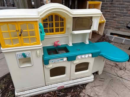 Photo of free Play kitchen (Oshawa) #2