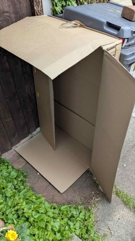Photo of free Large shallow cardboard box (CH43) #1
