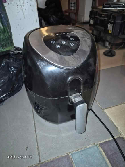 Photo of free Air fryer (Bilbrook WV8) #1