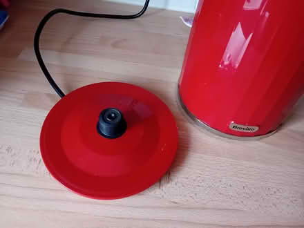 Photo of free Breville electric kettle (Lumb BB4) #4