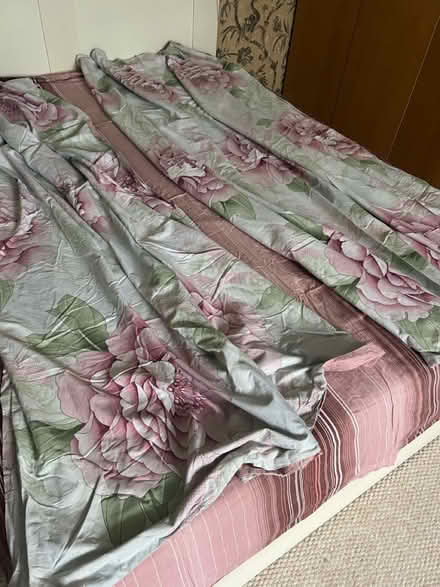 Photo of free Bedding sets (cotton) (Wimbledon,Nelson Health Center) #3