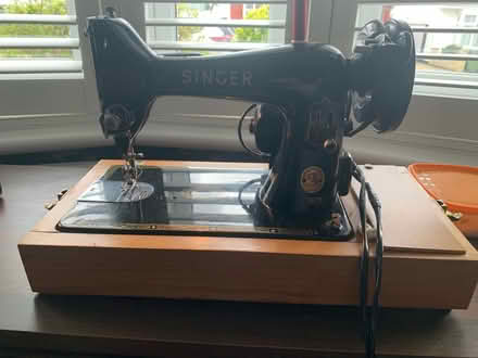 Photo of free Singer vintage sewing machine (Chingford London E4) #1
