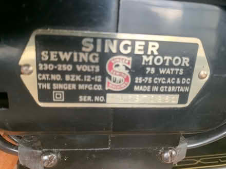 Photo of free Singer vintage sewing machine (Chingford London E4) #3
