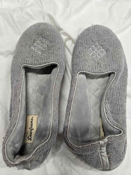 Photo of free Dear foam slippers (Woodridge) #1