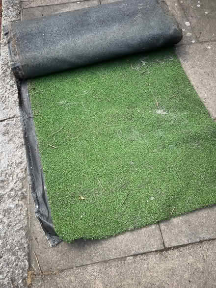 Photo of free Artificial Grass (Bethnal Green E1 5DE) #2