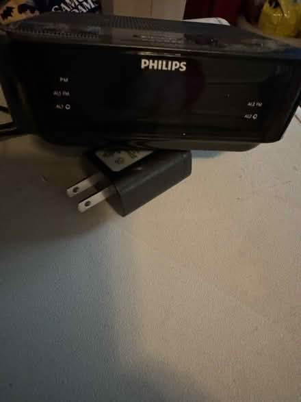 Photo of free AM/FM Clock radio (Oakhurst North (Aurora)) #3