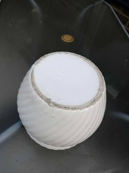 Photo of free Plant pot, ceramic (Leybourne, w/m ,ME19) #2