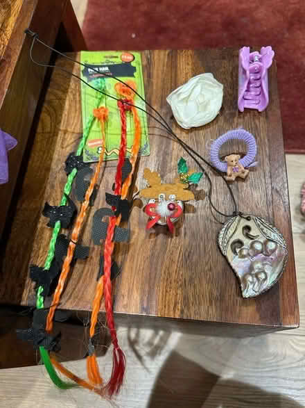 Photo of free Assorted hair accessories and jewellery (Hearthstone DE4) #1