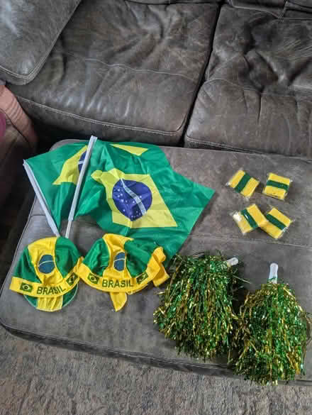 Photo of free Brazilian merch (E4) #1