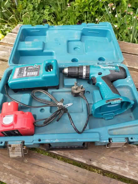 Photo of free Makita drill, battery and charger (Little Wenlock TF6) #1